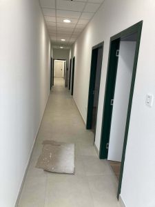 Kite-d.o.o.-John-Deere-traktori-IV-Cenej-Novembar-2021.-Podne-plocice-Berlin-Perla-60x60-Navarti-Spanija