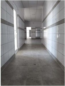 Klanica-Mokrin-Reference-2018.-Poslovna-zgrada-hodnik-Zidne-pločice-Polet-Novi-Bečej-Bela-1025x33Podne-pločice-KAI-Bugarska-33X33