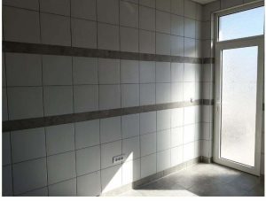 Klanica-Mokrin-Reference-2018.-Poslovna-zgrada-ulaz-Zidne-pločice-Polet-Novi-BečejBela-1025x33Podne-pločice-KAI-33X33