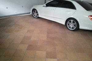 Kuca-u-okolini-Beograda-juni-2021-Garaza-Klinker-30x30x15cm-Brankos-Spanija