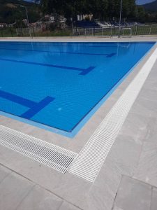 Opremanje-Gradskog-baena-u-Ljuboviji-3-Architect-Light-Blue-15x30-Architect-Dark-Blue-15x30-Zorka-Sabac-Zavrsne-Bazenske-Plocice-Gres-Aragon-Spanija