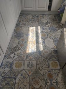 Privatna-kuca-I-Sremska-Kamenica-Avgust-2022-Hodnik-podne-plocice-Kaya-Albuvera-17x33-Codicer-95-Spanija-1