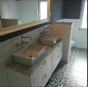 Privatna-kuća-Zrenjanin-II-Referenca-decembar-2019-Bisselado-Bianco-10x20-Torello-London-bordura-5x20-Fabresa-Španija