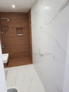 Stan-I-Beograd-Reference-Septembar-2020-Kupatilo-Duomo-Blanco-60x120-proizvodjac-STN-Tus-kabina-Baer-Beige-23x120-STN