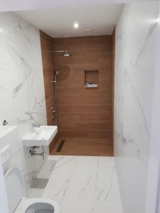 Stan-III-Beograd-Referenca-Septembar-2020-Kupatilo-Duomo-Blanco-60x120-Proizvodjac-STN-Tus-Kabina-Baer-Beige-23x120-STN